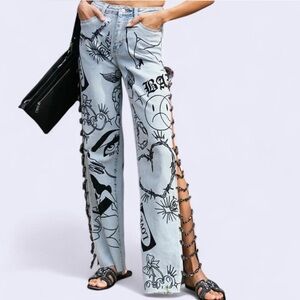 AKIRA label Dripping In Diamonds Relaxed Jeans Light Blue Denim jeans